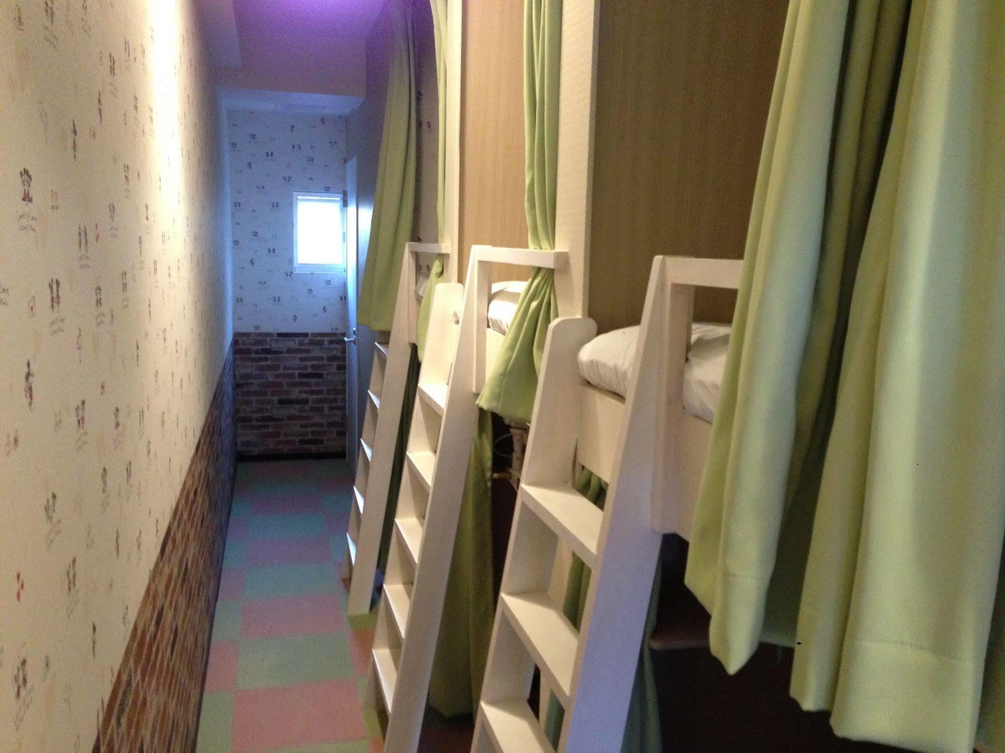 Fukuoka Guesthouse Little Asia Kokura Китакушу Екстериор снимка
